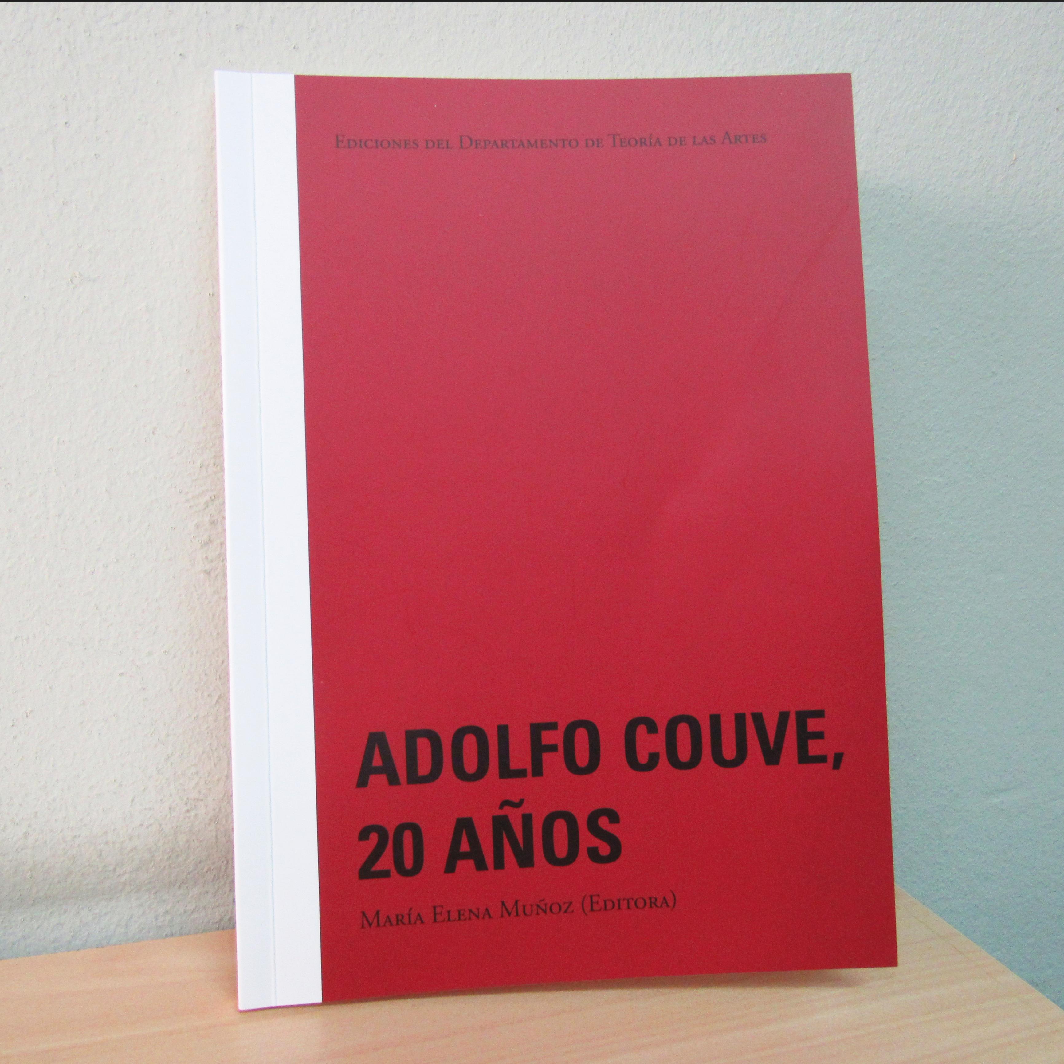 El texto da cuenta de la obra literaria, el cuerpo pictórico y la figura de Couve como profesor de la Facultad de Artes de la Universidad de Chile.