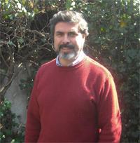 El prof. Víctor Alegría lanzó su primer libro titulado "Pleamar". 