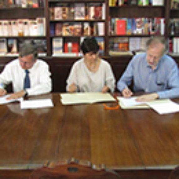 Facultad de Artes firma convenio marco con Editorial Universitaria
