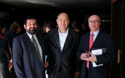 A la derecha, el profesor Fernando Cortés junto a invitados.