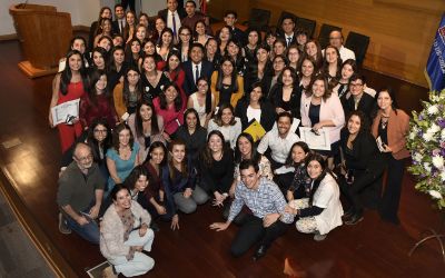 Un grupo de 49 jóvenes recibió el 7 de mayo el diploma que los acredita como nutricionistas de la Universidad de Chile