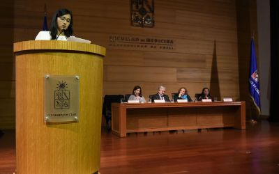 La directora de Escuela Karen Basfi-fer 