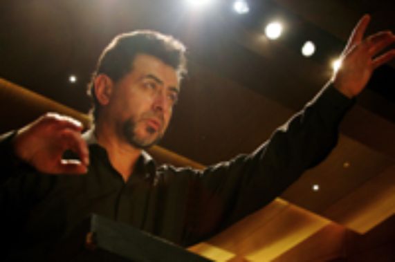 Prof. Eduardo Cáceres dirigirá ópera en Buenos Aires