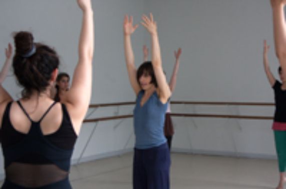 Académicos del Departamento de Danza dictan cursos de perfeccionamiento en Puerto Montt