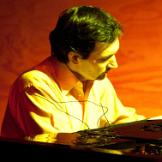 Profesor Leonardo Cendoyya
