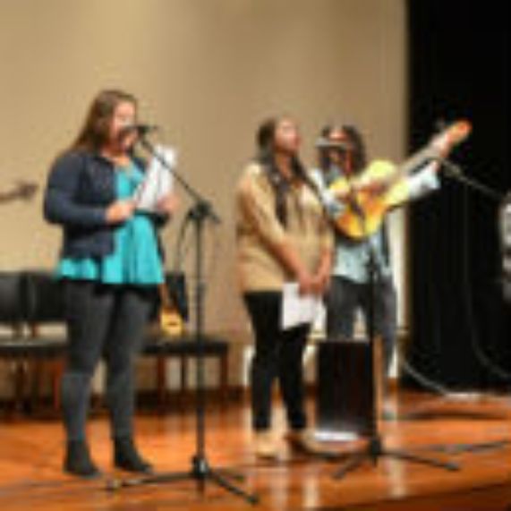 Niños del Liceo Municipal de Batuco participan del 1er Festival del Cantar Popular