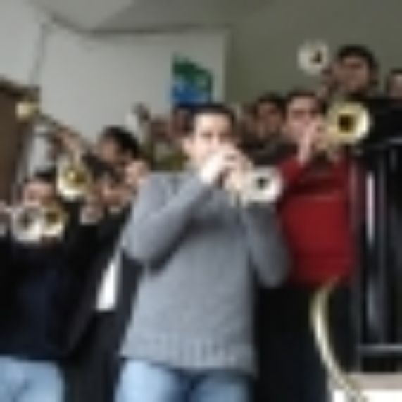 Trompetas jóvenes en la sala Isidora Zegers