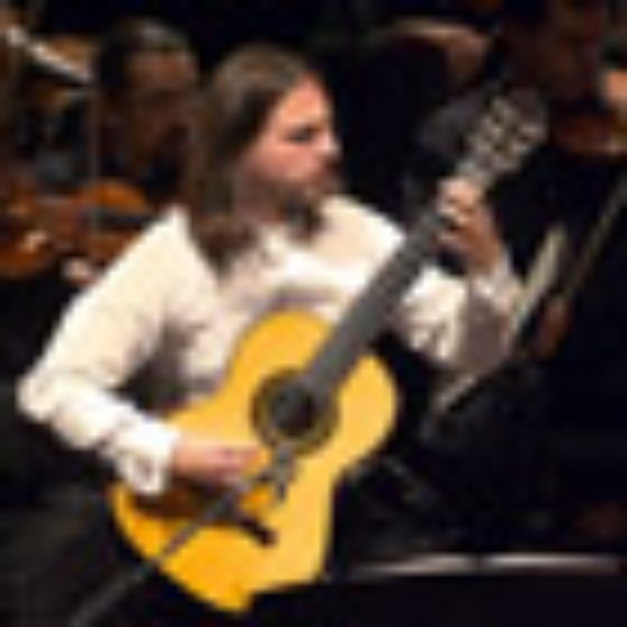 Consiguió 1er lugar en certamen internacional de guitarra en Barcelona
