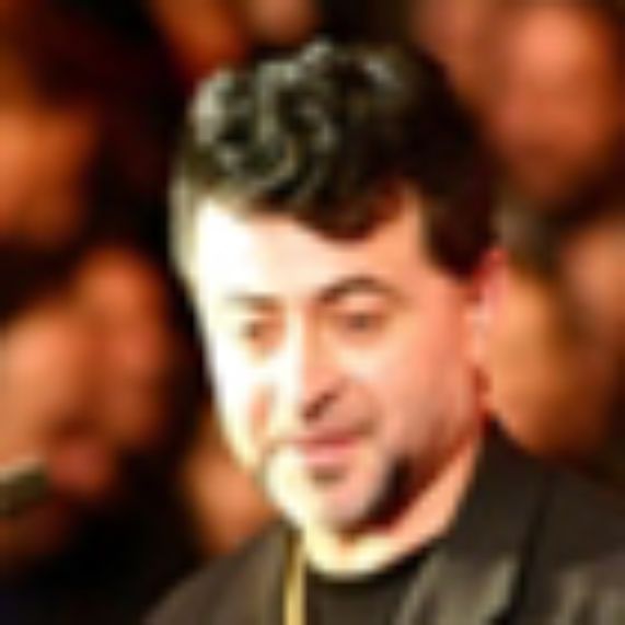Profesor Eduardo Cáceres realiza conciertos gratuitos