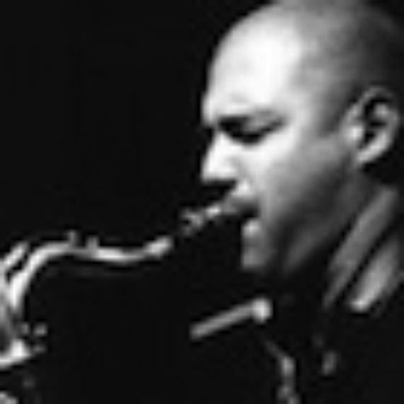 El saxofonista Agustín Moya y su conjunto serán los encargados de encender la llama de este nuevo ciclo