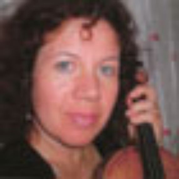 Violinista Frida Ansaldi visita el Depto. de Música