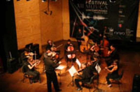 Sala Isidora Zegers repleta en comienzo del XII Festival de Música Contemporánea