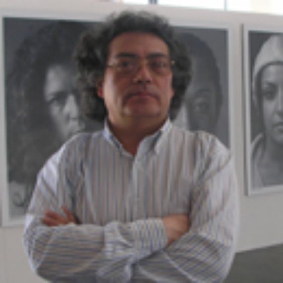 Sergio Rojas es gana Premio a las Mejores Obras Literarias 2013