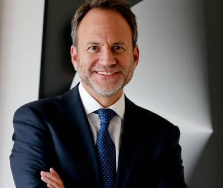 El académico Claudio Magliona fue destacado en el área "Tecnología".